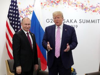 Vladimir Putin y Donald Trump durante una reunión en Osaka, Japón, en 2019. EFE/ Michael Klimentyev/sputnik/kremlin Pool CRÉDITO OBLIGATORIO[CRÉDITO OBLIGATORIO]