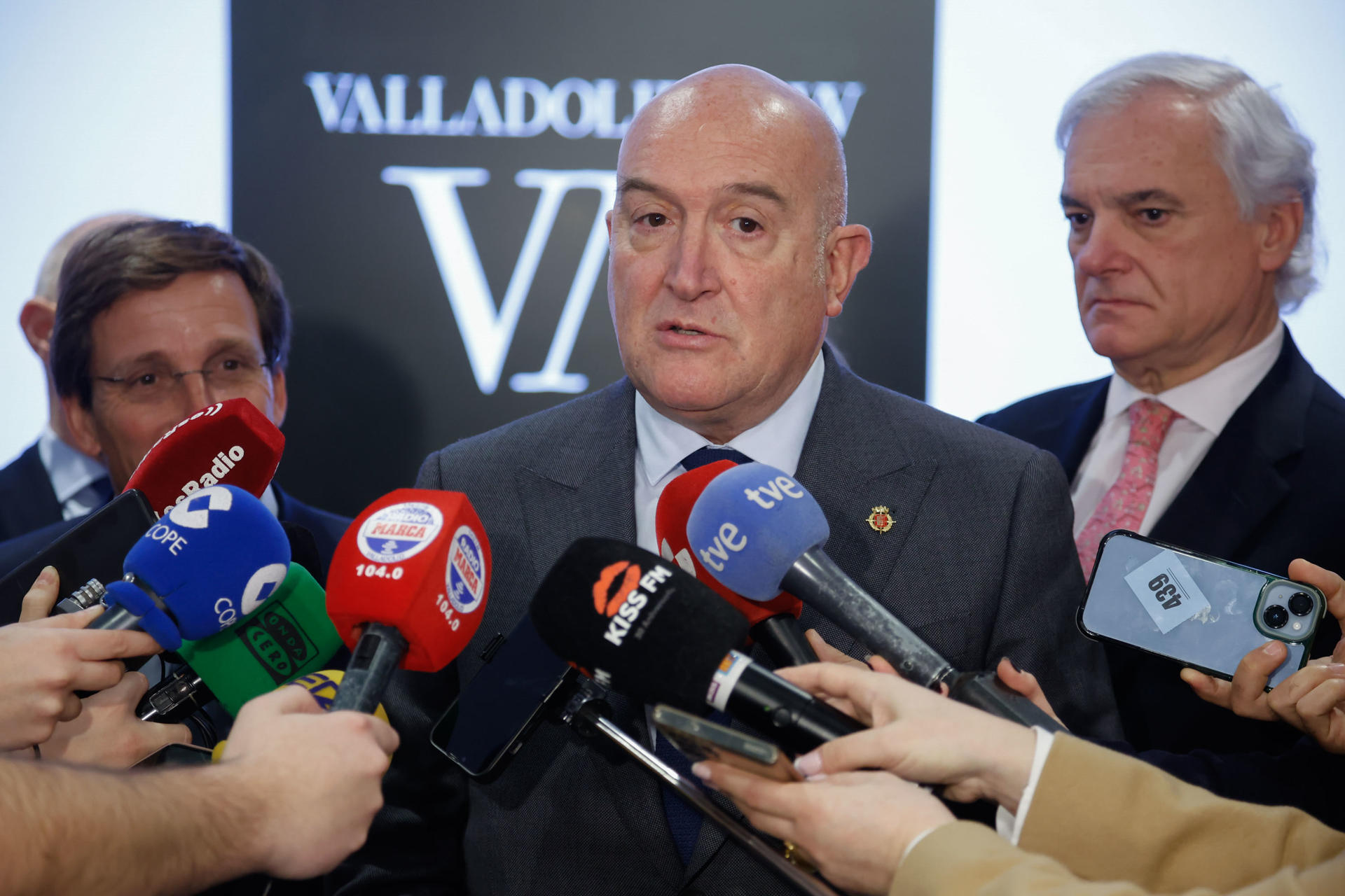 El alcalde de Valladolid, Jesús Julio Carnero, durante la presentación de la oficina "Valladolid NOW" en la sede de la CEOE, en Madrid, este miércoles. EFE/David Fernández
