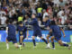 Los jugadores del Barcelona calientan antes del partido de la final de la Supercopa de España de fútbol entre el Real Madrid y el Barcelona, este domingo  en Yeda, Arabia Saudí. EFE/ Alberto Estévez