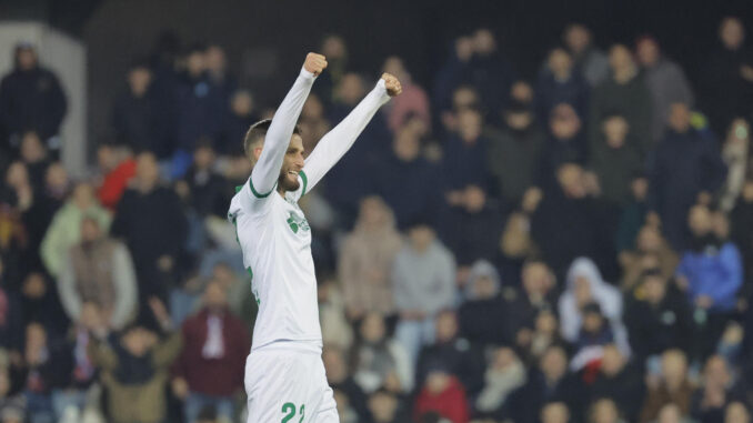 El defensa del Getafe Domingos Duarte celebra la victoria en el partido de octavos de la Copa del Rey entre Pontevedra CF y Getafe CF, este miércoles en el Estadio Municipal de Pasarón, en Pontevedra. EFE/ Lavandeira Jr
