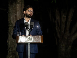 Fotografía de archivo del presidente de Chile, Gabriel Boric, durante una ceremonia en Santiago (Chile).EFE/ Ailen Díaz