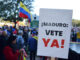 Fotografía de un cartel durante una manifestación de ciudadanos venezolanos el 9 de enero de 2025, en Doral (Estados Unidos). EFE/ Antoni Belchi