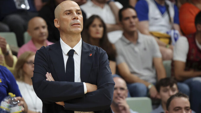 El técnico del Barça, Joan Peñaroya, en foto de archvo de Juan Carlos Caval. EFE
