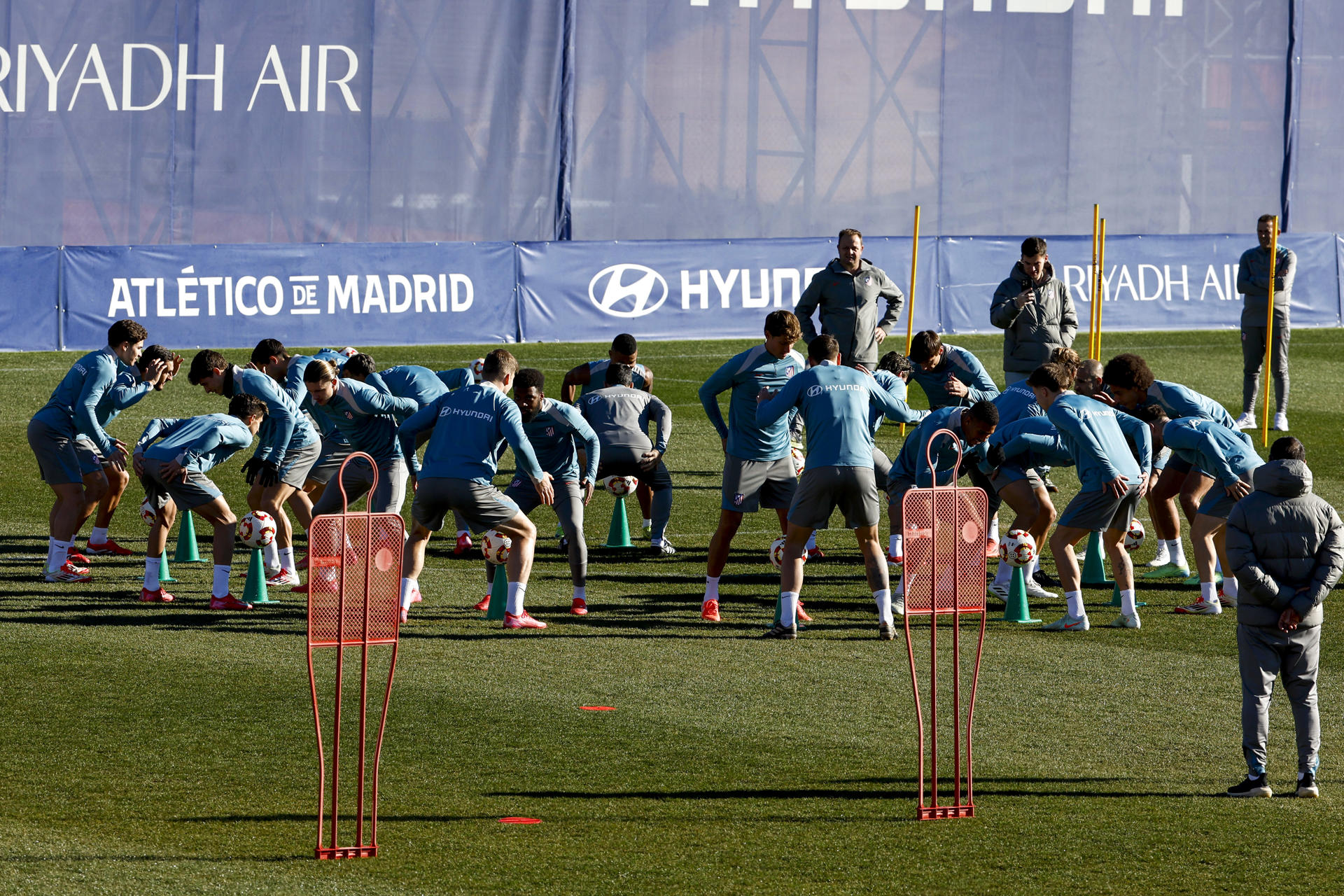 Los jugadores del Atlético de Madrid, este martes durante el entrenamiento.- EFE/ Chema Moya
