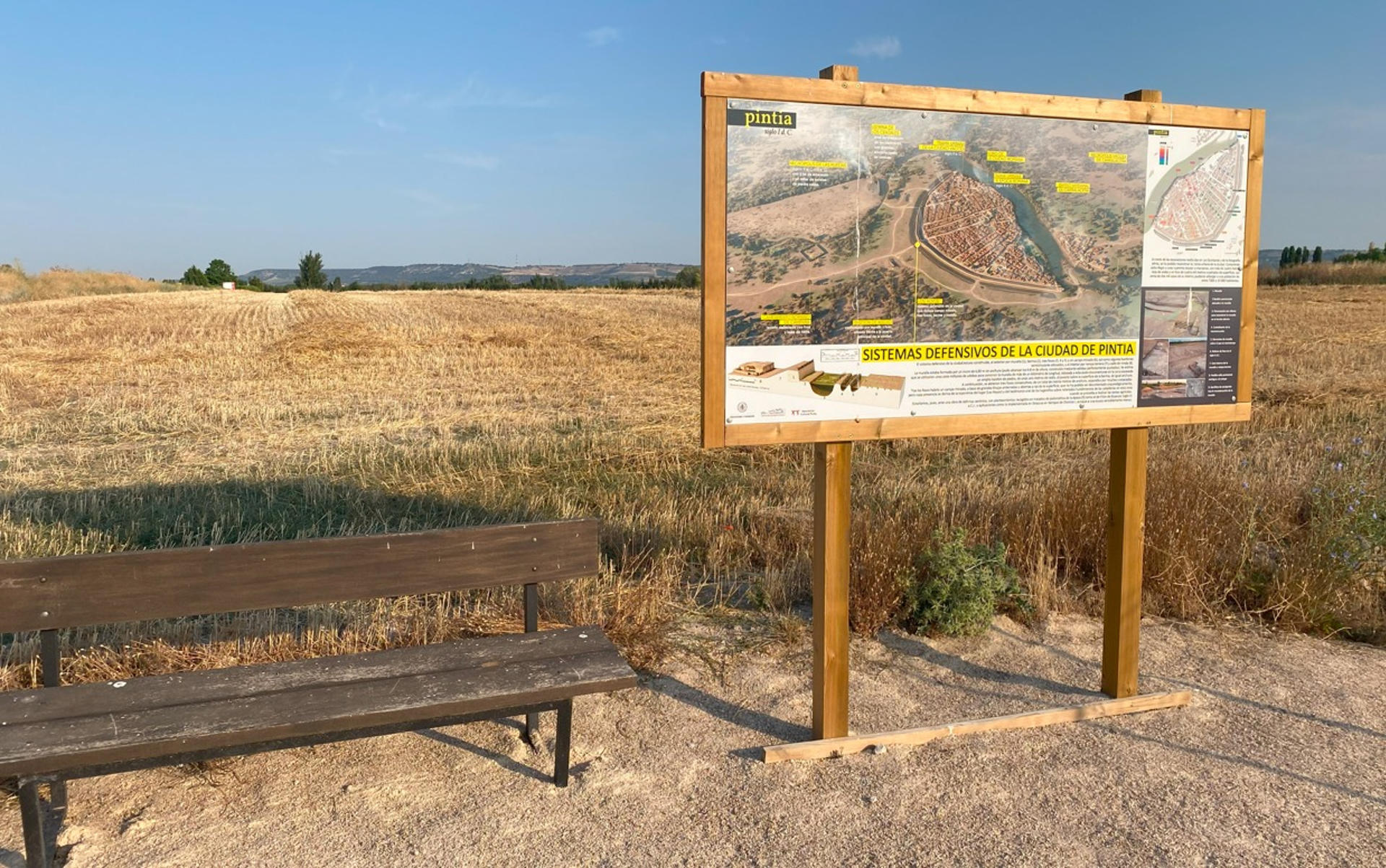 Nuevas señalizaciones del yacimiento prerromano de Pintia (Padilla del Duero, Valladolid) después de que hace un año sufriera un importante destrozo por parte de dos excavadoras que destruyeron gran parte del mismo. EFE/CEVFW-Universidad de Valladolid.EFE/CEVFW-Universidad de Valladolid / ***SOLO USO EDITORIAL/SOLO DISPONIBLE PARA ILUSTRAR LA NOTICIA QUE ACOMPAÑA (CRÉDITO OBLIGATORIO)***
