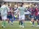 -El centrocampista del Betis Isco Alarcón, celebra su gol contra el Huesca, este sábado durante el partido de tercera ronda de la Copa del Rey celebrado en el estadio El Alcoraz.-EFE/ Javier Blasco