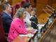 La congresista Lilian Samaniego (i), habla durante una sesión en la Cámara de diputados este miércoles, en Asunción (Paraguay). EFE/ Juan Pablo Pino