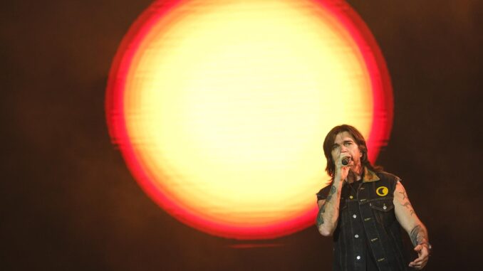 Fotografía de archivo del 5 de julio de 2024 del cantante colombiano Juanes durante un concierto en la segunda jornada del Granca Live Fest, en Las Palmas de Gran Canaria (España).EFE/Ángel Medina G.
