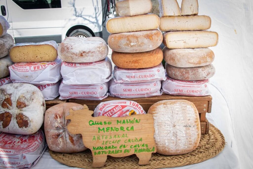 Talleres infantiles gratuitos animan el Mercado Nómada este domingo