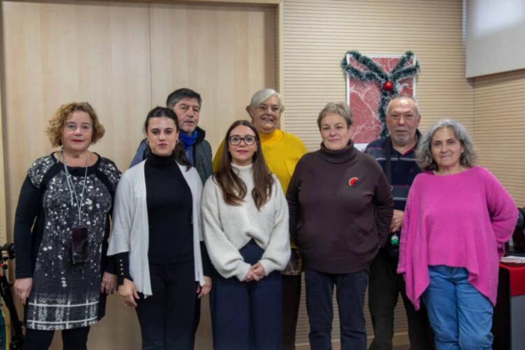 Entregan escrituras de parcelas a tres cooperativas