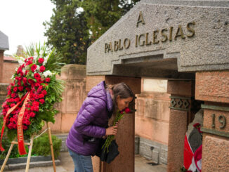 Acto de homenaje al fundador del Partido Socialista Obrero Español y de la Unión General de Trabajadores, Pablo Iglesias Posse, en el Cementerio Civil de Madrid. EFE/ Borja Sánchez Trillo /Archivo