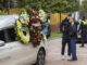 El futbolista del Getafe David Cordón (i), durante el entierro de su padre, el exfutbolista David Cordón, fallecido el 18 de enero en el accidente ferroviario de Adamuz (Córdoba), que dejó otras 42 víctimas mortales. EFE/Alberto Diaz