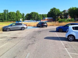Representación de las nuevas plazas de aparcamiento en Alcalá de Henares entre Camino del Juncal y Jiménez de Quesada