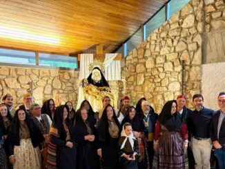 Ronda Algazara cantando los Mayos a la Virgen de las Angustias en la parroquia de los Filipenses de Albacete