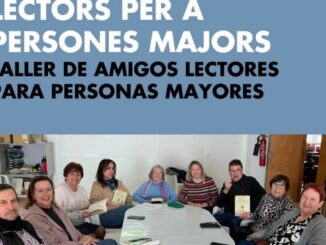Grupo de participantes del Club Amigos Lectores de Santa Eulària en una sesión de actividad literaria