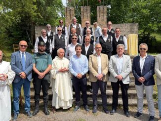 El consejero de Fomento acompaña los actos de celebración de La Rosa en el Santuario de Montesclaros con vecinos y romeros de la Merindad de Campoo