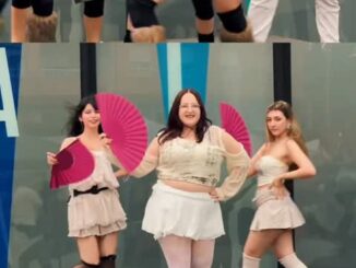 Participantes en el evento del Casal Jove Grau de Castelló disfrutando de actividades de K-Pop, gaming y cultura japonesa