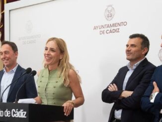 Fachada del antiguo IES Rosario cerrado hace 19 años en Cádiz, edificio que recibirá obras de consolidación estructural