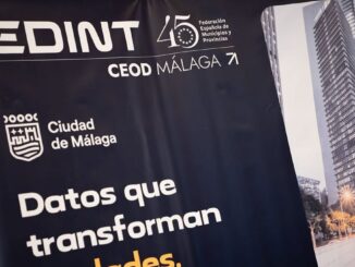 Jornada de trabajo sobre sharing de datos urbanos entre el Centro de Excelencia de Málaga y la FEMP, con presencia del alcalde y representantes de organismos digitales