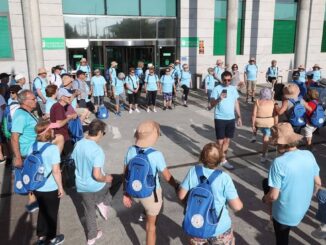 Participantes en la Marcha de las Personas Mayores de Alcobendas durante la Semana de las Personas Mayores