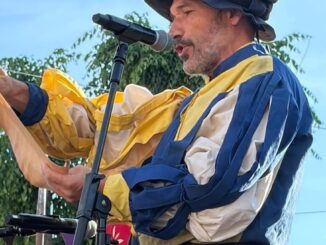 Fotografía del viernes de inauguración del Motín de Arganda con público disfrutando de la Fiesta de Interés Turístico Regional