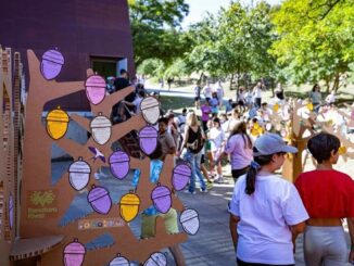 Estudiantes de Rivas Vaciamadrid participan en el proyecto 50/50 de energía renovable en colegios, con logo seleccionado por alumnado