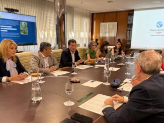 Imagen institucional de colaboración entre el Ayuntamiento y el Puerto de Huelva para la iniciativa Puerto-Ciudad 2026