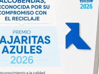 Logo de la Pajarita Azul de aspapel junto al escudo de Alcobendas, reconocimiento a la excelencia en reciclaje de papel y cartón
