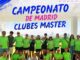 Atletas de categoría máster compitiendo en la pista de Vallehermoso durante la Liga Máster de Madrid