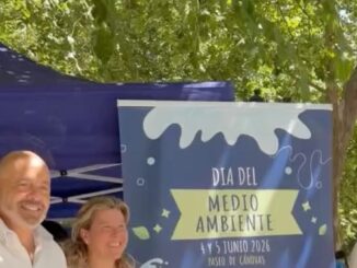 Escolares participan en talleres educativos sobre medio ambiente en el Paseo de Cánovas de Cáceres, con la presencia de concejales municipales