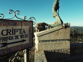 Distintivos de las Tres Pajaritas Azules y Pajarita Ilustre otorgados a Cáceres por excelencia en gestión ambiental