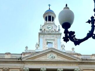 Anuncio oficial del Ayuntamiento de Cádiz sobre la aprobación de la Oferta de Empleo Público 2026 con 65 nuevas plazas