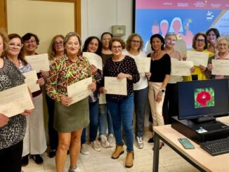 Cartel promocional del programa New CapacitaTIC+55 del Centro de la Mujer para capacitación digital de mujeres mayores de 55 años