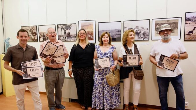 Entrega de premios del Concurso de Fotografía Antigua de Colmenar Viejo con fotografías históricas del municipio