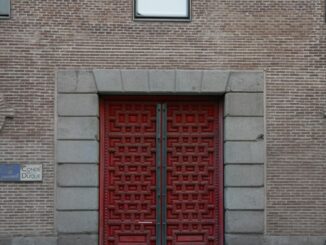 Fachada del centro cultural Conde Duque en Madrid