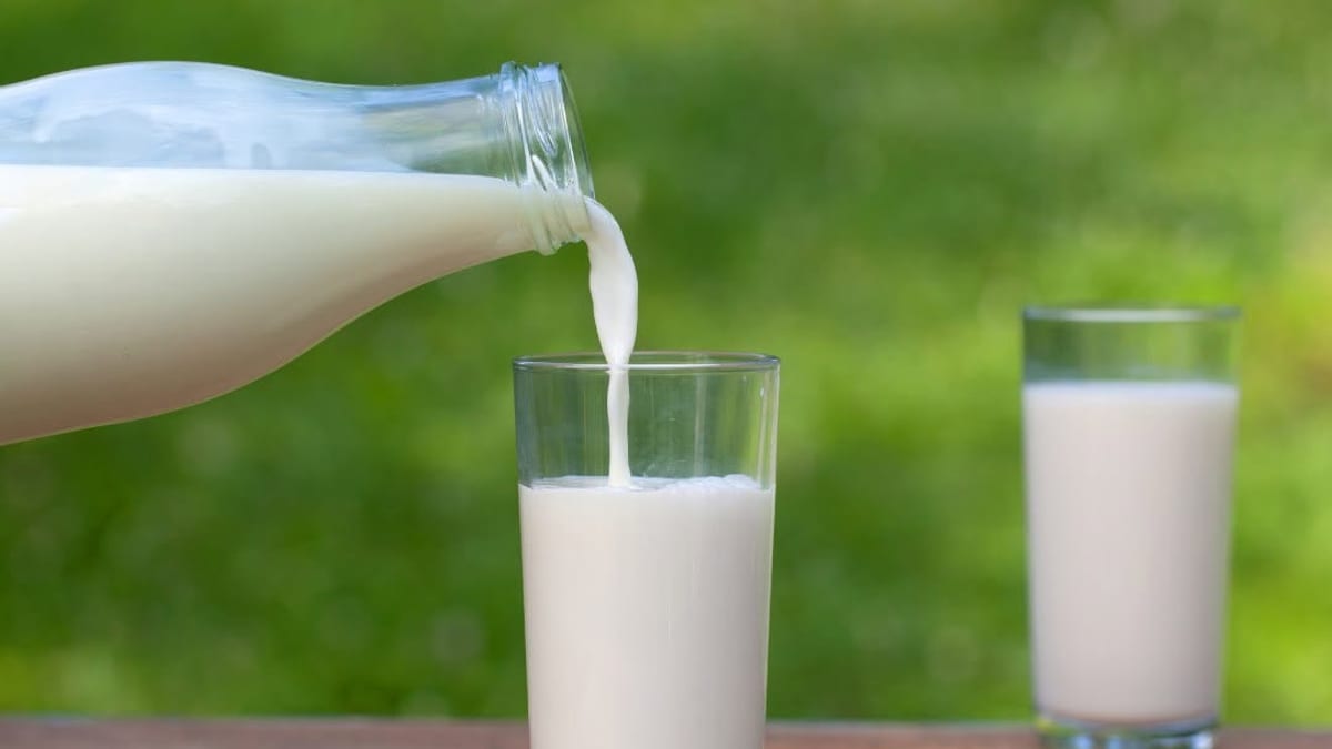 Campaña Día Mundial de la Leche: vaso de leche con recomendaciones de consumo saludable y equilibrado