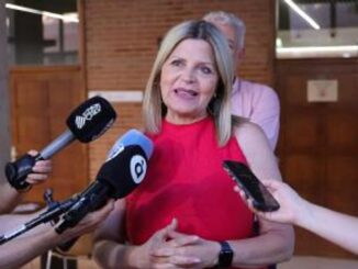 Carmen Ortí, consellera de Educación, en reunión de negociación con representantes sindicales