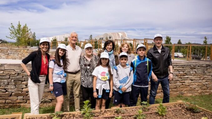 Galicia celebra el Día Mundial del Medio Ambiente con 'Hortiña da Memoria' Taller inclusivo de Hortiña da Memoria con participantes de Agadea Alzheimer y estudiantes del Colegio Divino Maestro en el Campo do Gaiás con motivo del Día Mundial del Medio Ambiente