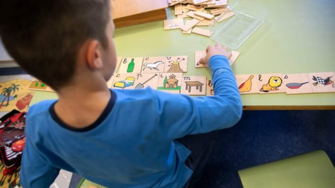 Galicia refuerza la educación inclusiva con 400 nuevos especialistas Presentación del Plan de atención a la diversidad de la Xunta de Galicia con 400 especialistas