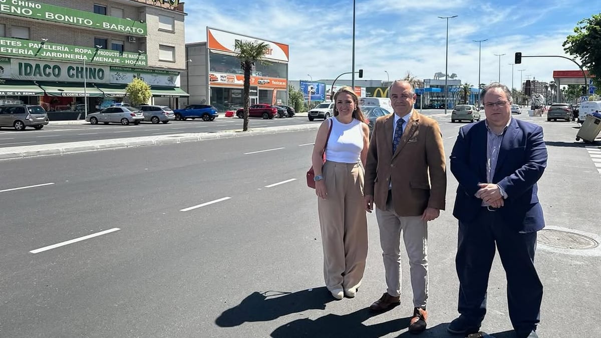 Cartel informativo sobre mejoras de la avenida de Portugal y proyecto de la N-502
