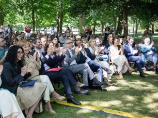 Cartel de inauguración de la 1.ª Bienal Climática con lema 'Ensayar lo Inesperado'
