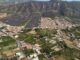 Equipos de emergencia trabajando en la zona del incendio forestal de Los Garres con vehículos y personal especializado en extinción
