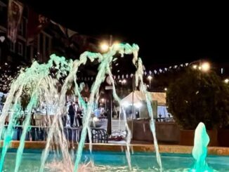 Fuentes iluminadas en color verde en Majadahonda para conmemorar el Día Mundial del Medio Ambiente