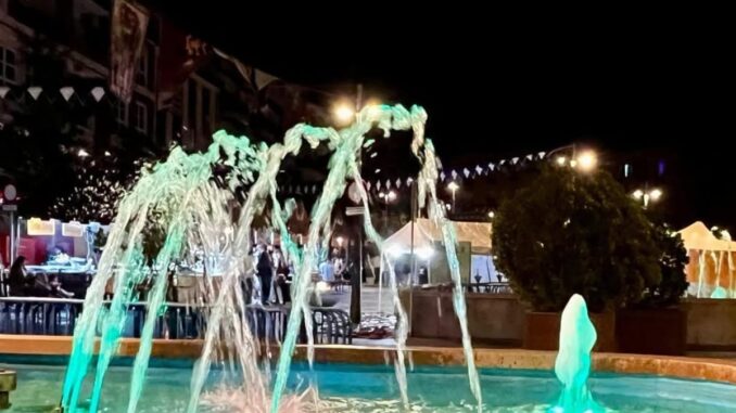 Fuentes iluminadas en color verde en Majadahonda para conmemorar el Día Mundial del Medio Ambiente