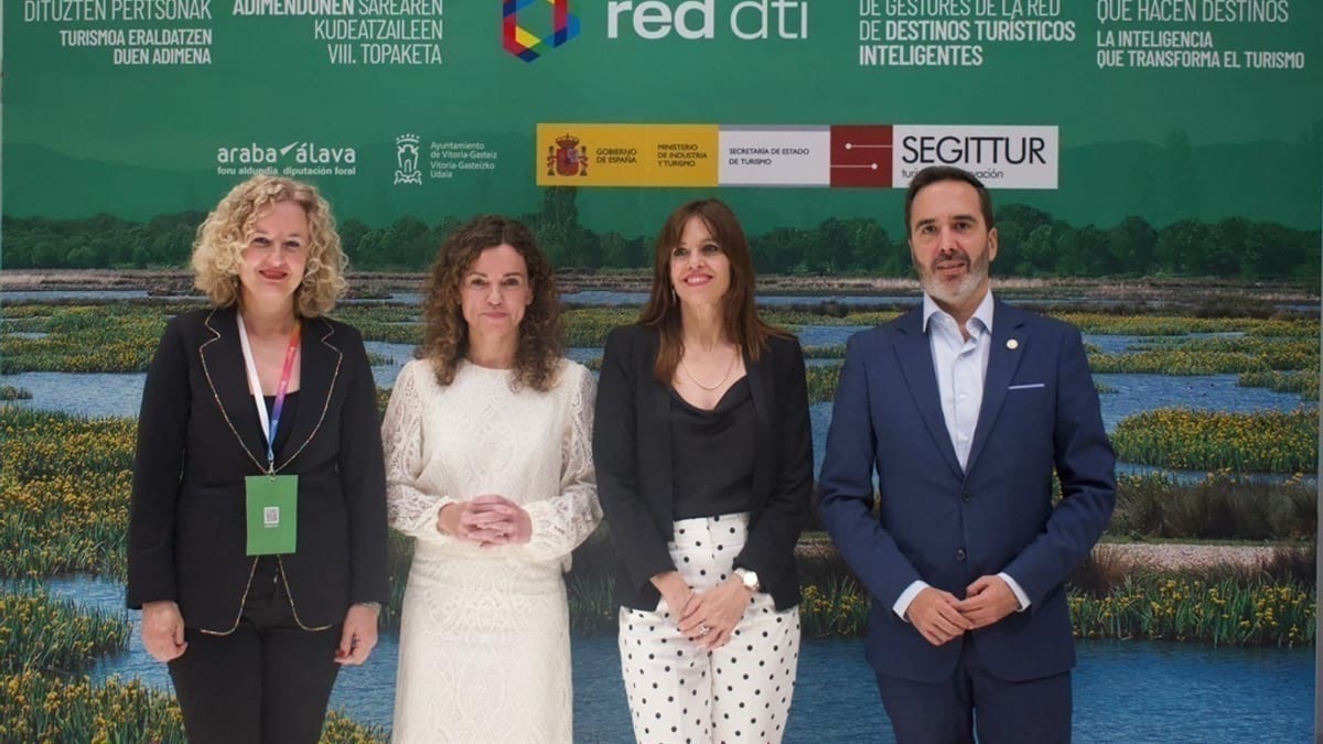 Presentación de la nueva etapa de destinos turísticos inteligentes en Vitoria-Gasteiz con la Secretaría de Estado de Turismo
