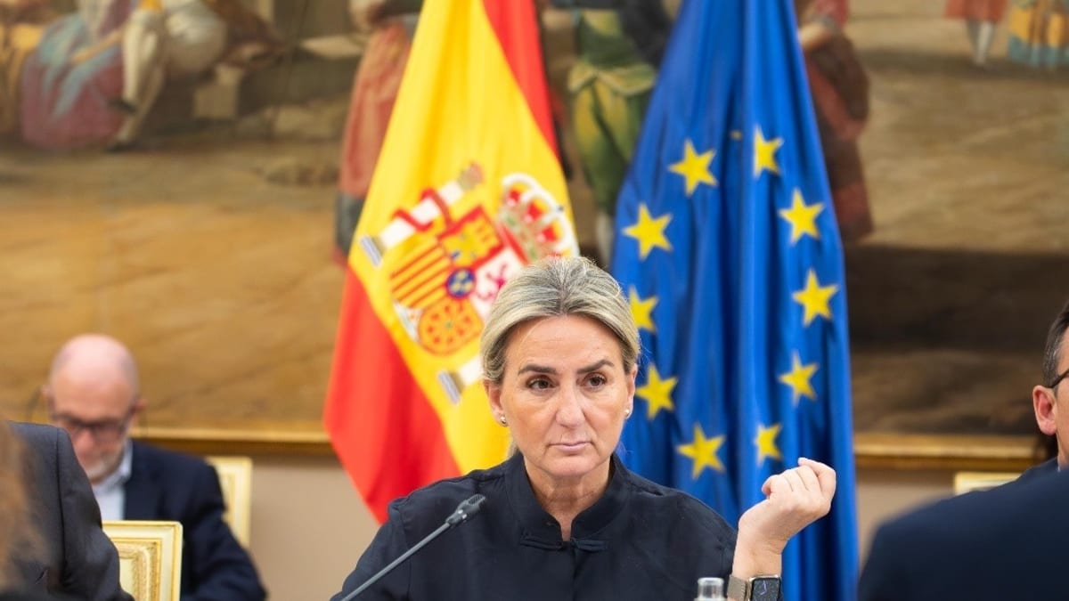 Infografía del Ministerio de Educación sobre distribución de 329,2 millones de euros en programas de apoyo educativo para comunidades autónomas