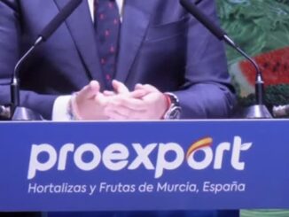 El presidente Fernando López Miras en la clausura de la Asamblea General de Proexport, presentando los resultados récord de exportaciones hortofrutícolas de la Región de Murcia