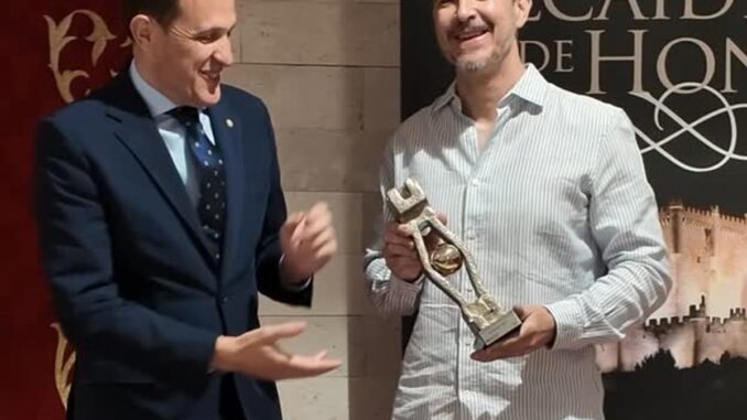 Presidente Conrado Iscar preside el nombramiento de Alcaides de Honor en el Castillo de Peñafiel