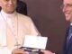 El Papa León XIV recibe la Llave de Oro de Madrid del alcalde José Luis Martínez-Almeida en el Palacio de Cibeles