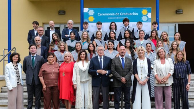 La consejera de Salud Sonia Pascual participa en el acto de graduación de enfermería de la Escuela Hospital Mompía